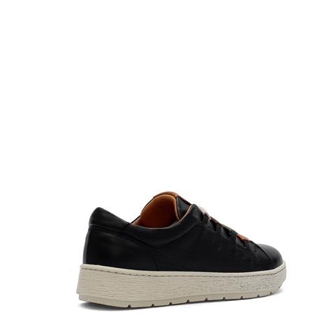 Kadın Siyah Bağcıklı Kalın Tabanlı Deri Ayakkabı