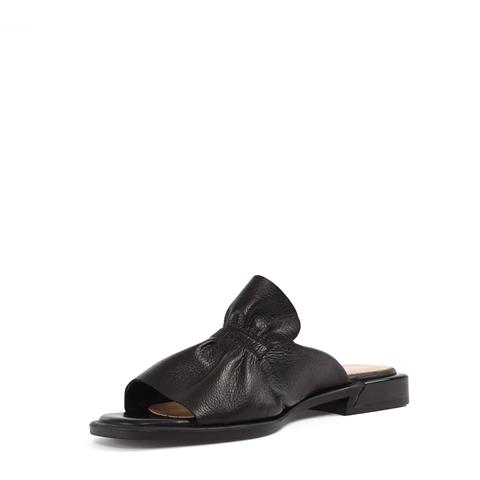 Kadın Siyah Önü Büzgülü Deri Terlik