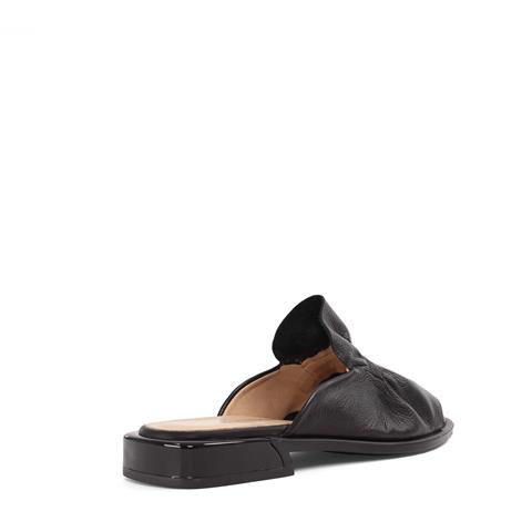 Kadın Siyah Önü Büzgülü Deri Terlik