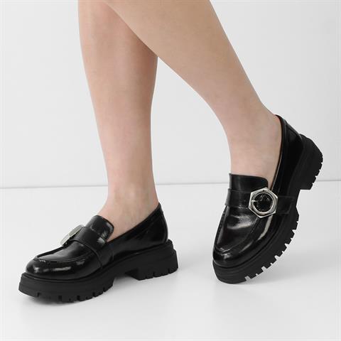 Kadın Siyah Tokalı Rugan Deri Loafer