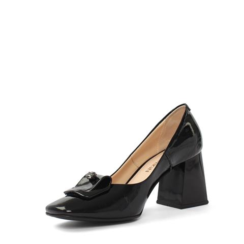 Kadın Siyah Küt Burunlu Rugan Deri Klasik Ayakkabı