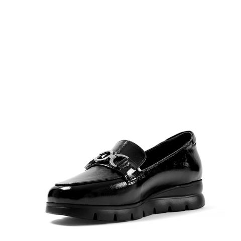 Kadın Siyah Tokalı Kalın Tabanlı Rugan Deri Loafer