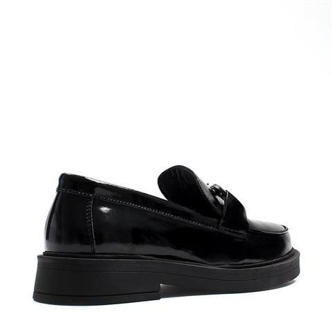 Kadın Siyah Tokalı Kalın Tabanlı Rugan Deri Loafer