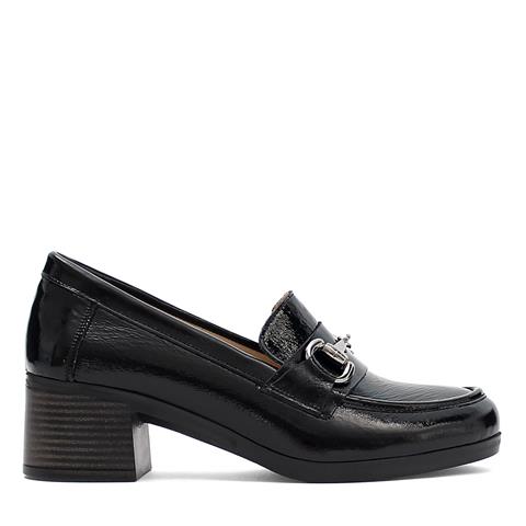 Kadın Siyah Tokalı Rugan Deri Klasik Ayakkabı