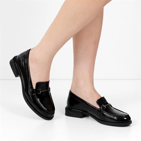 Kadın Siyah Tokalı Rugan Deri Loafer