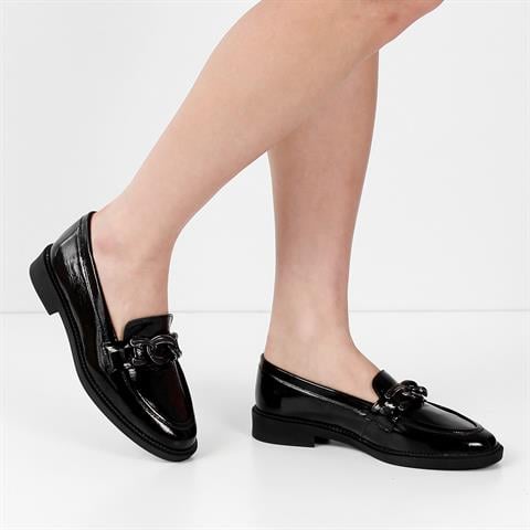 Kadın Siyah Tokalı Rugan Deri Loafer
