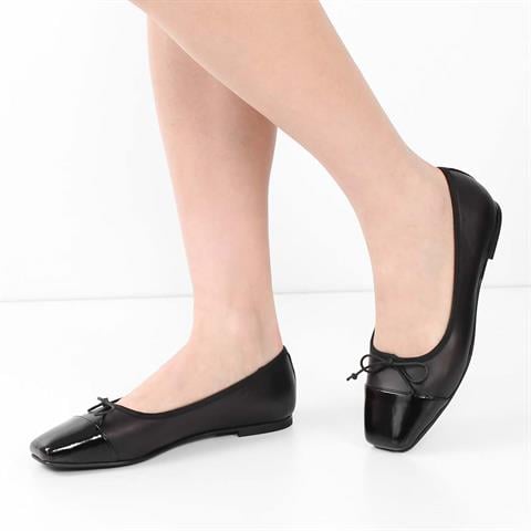 Kadın Siyah Küt Burun Deri Babet