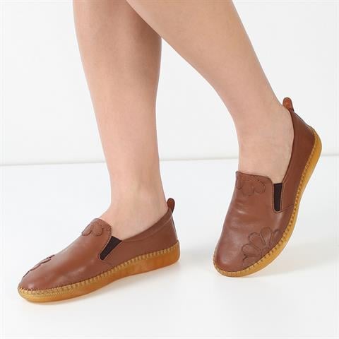 Kadın Taba Lastikli Çiçek Desenli Deri Ayakkabı