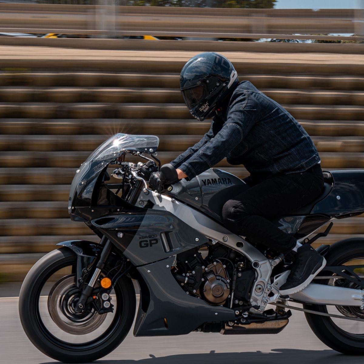 Arai Concept-XE React Blue Kapalı Kask