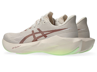 Asics Novablast 6 Kadın Koşu Ayakkabısı