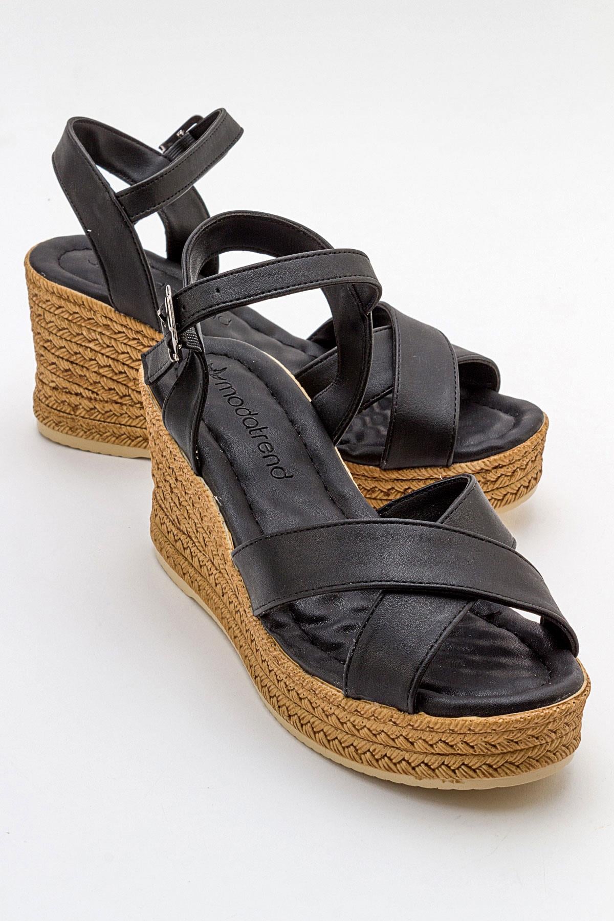 Kadın Çapraz Bantlı Dolgu Topuklu Sandalet SİYAH CİLT