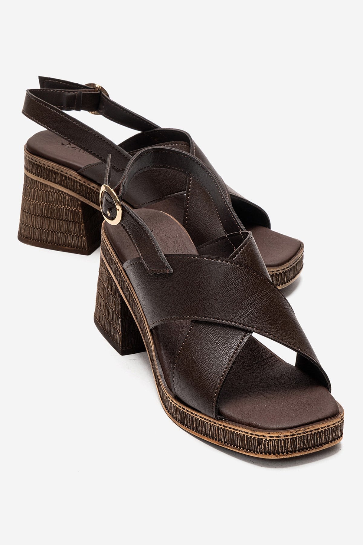 Kadın Çapraz Biyeli Ökçeli Topuklu Sandalet KAHVE