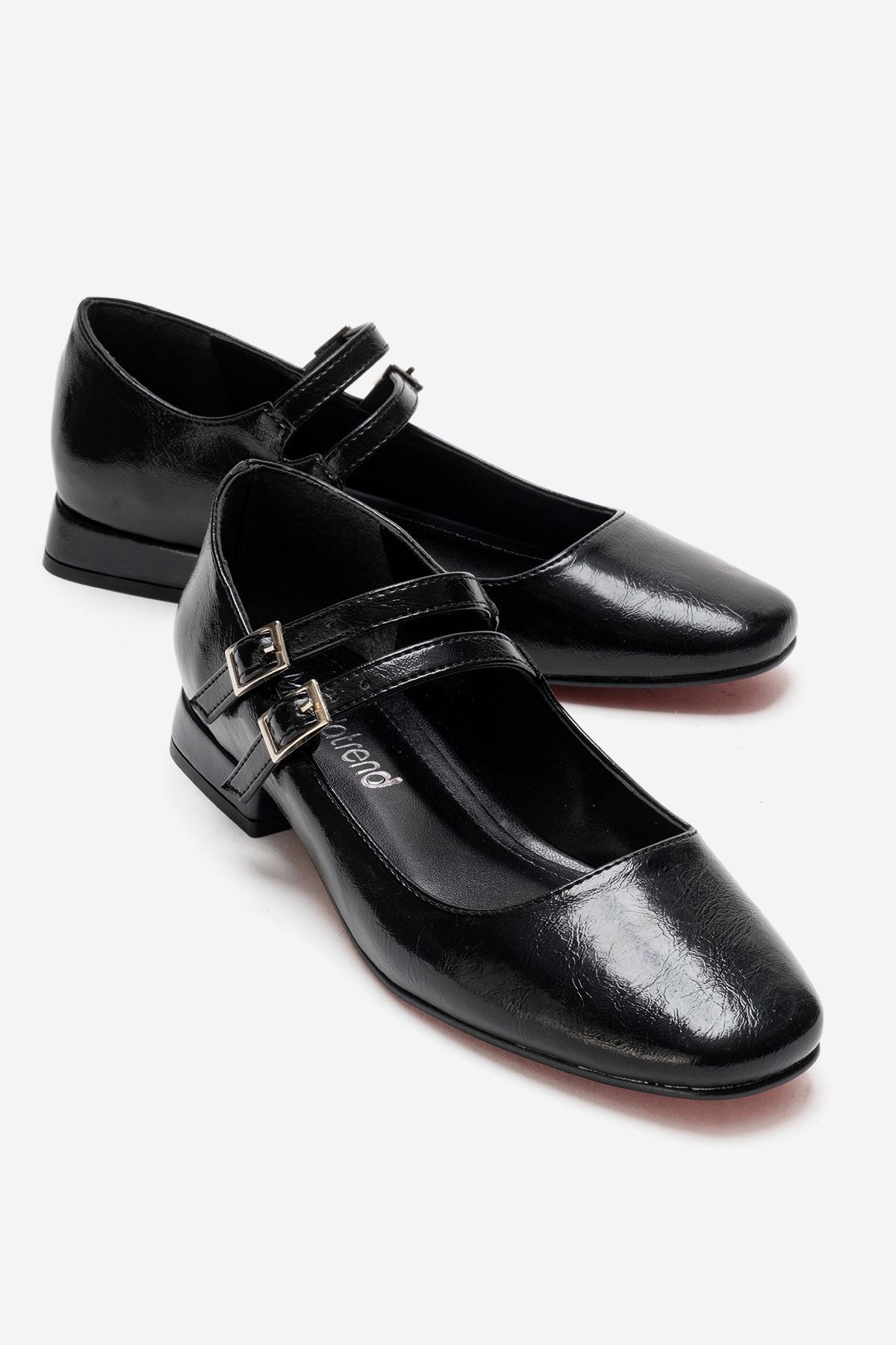 Kadın Küt Burunlu Çift Biyeli Topuklu Ayakkabı; SİYAH KIRIŞIK