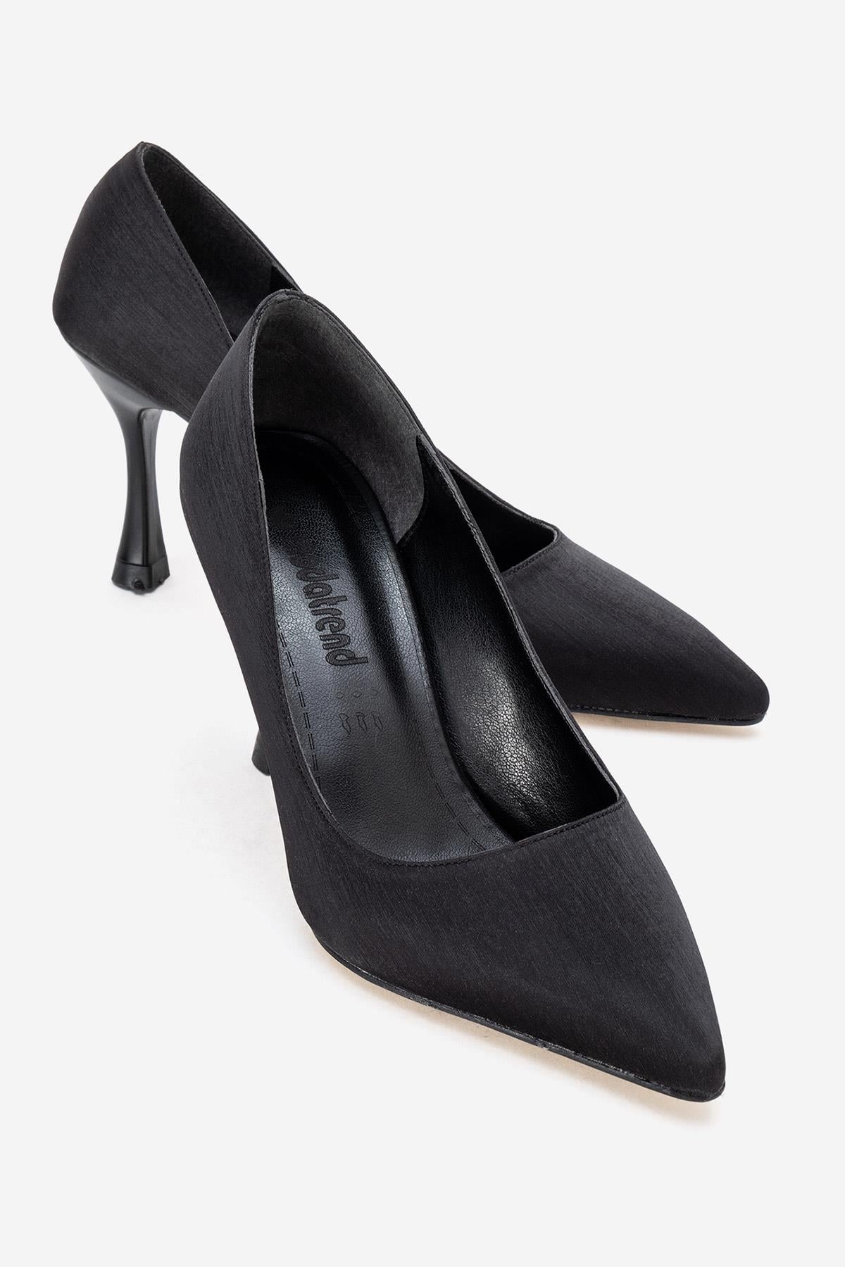 Kadın Stiletto Ayakkabı SİYAH ÇİZGİLİ SATEN