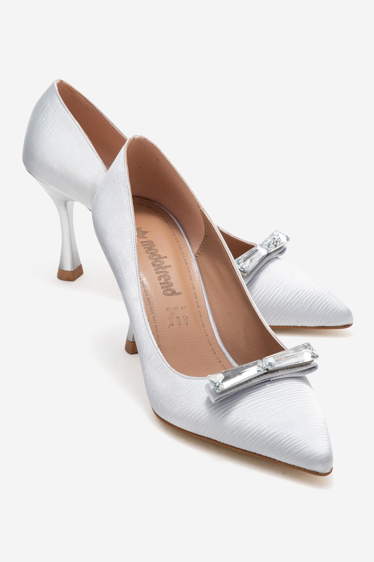Aksessuarlı Kadın Stiletto Ayakkabı GÜMÜŞ ÇİZGİLİ