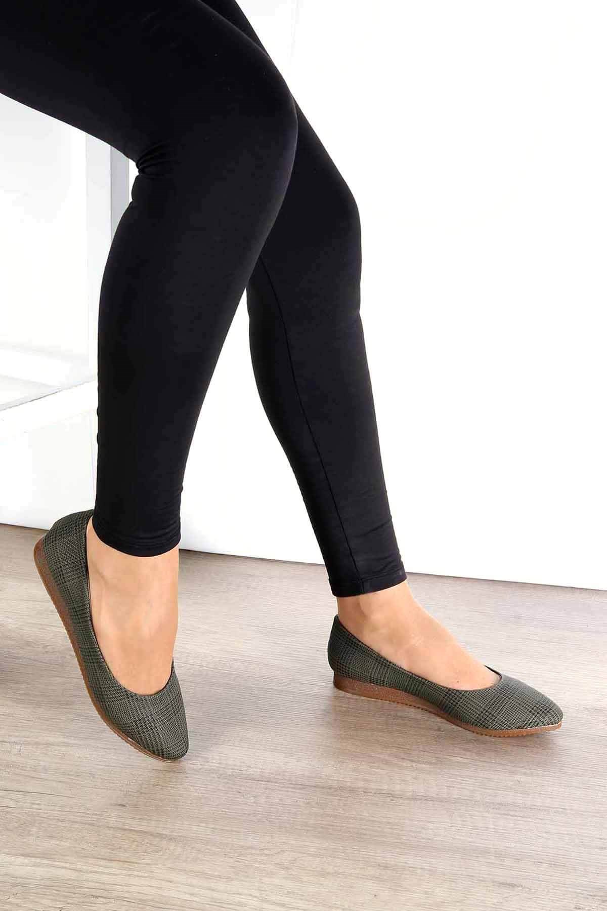 Bayan Babet - 2564 HAKİ KARELİ