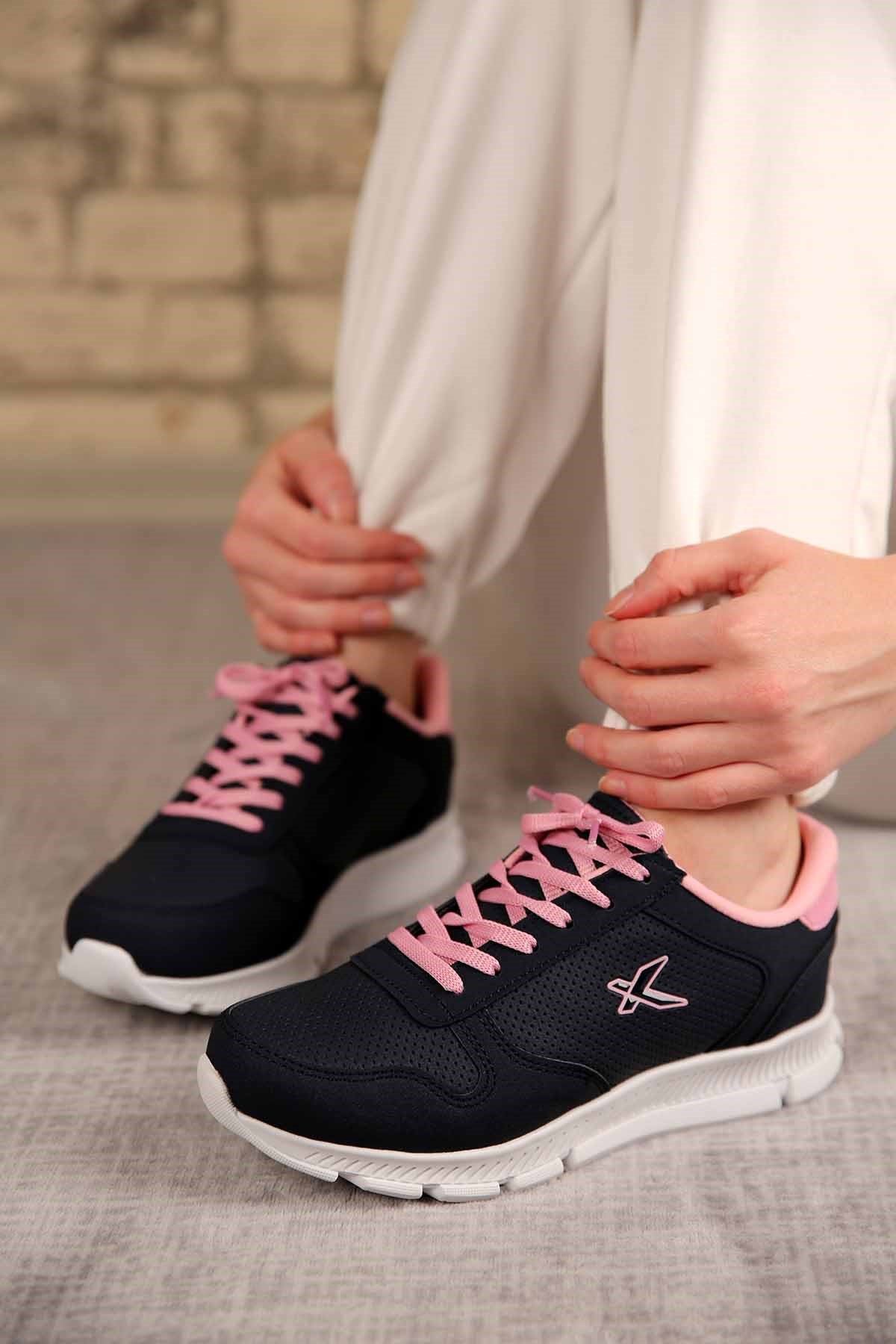 Bayan Bağcıklı Spor LACİ PEMBE