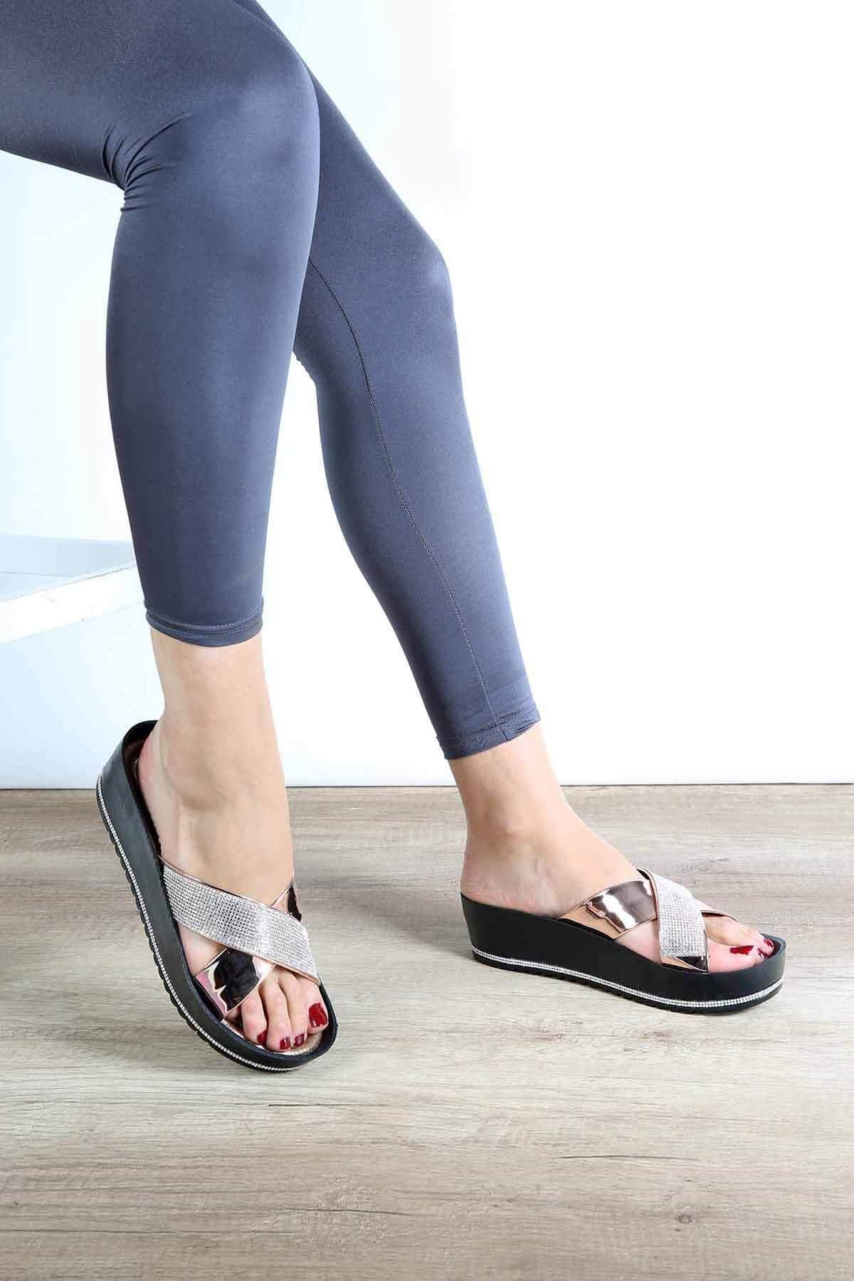 Bayan Terlik - 2595 BAKIR SULTAN