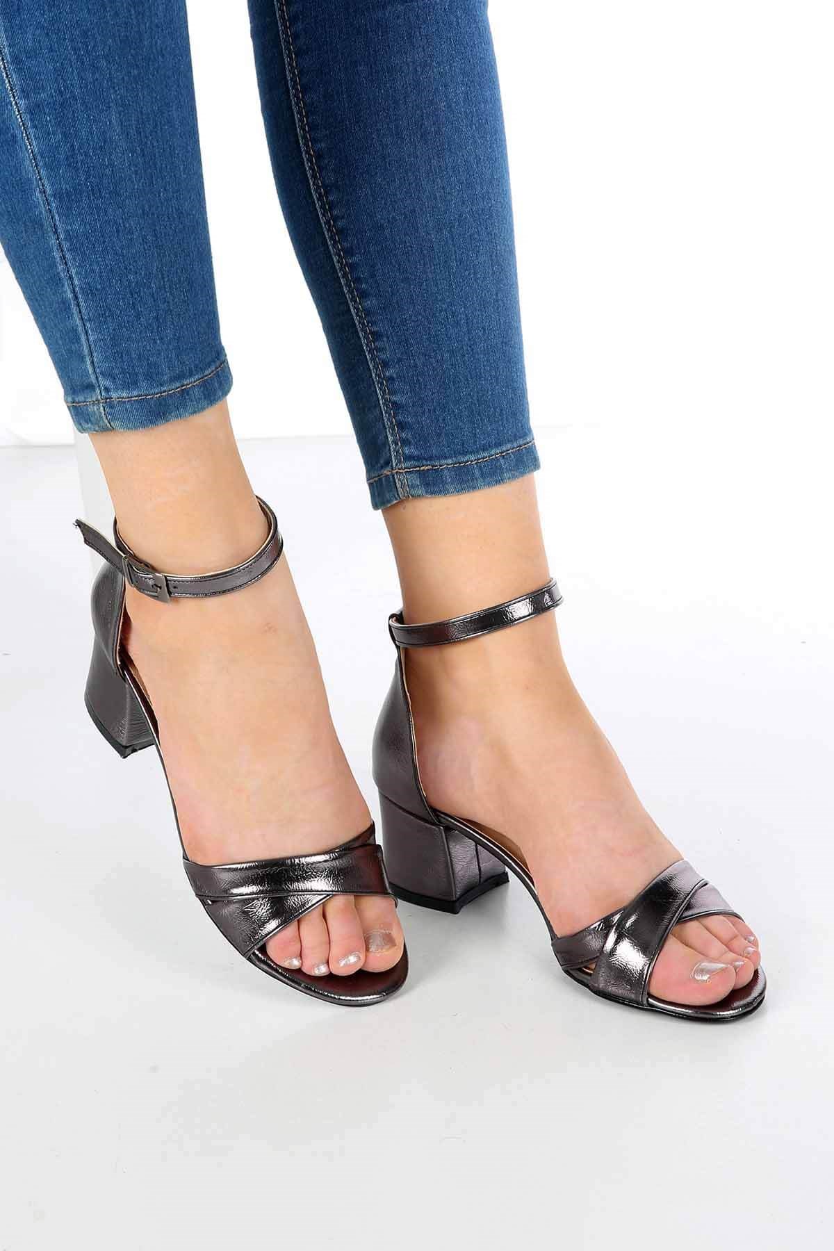 Bayan Topuklu Sandalet - 4390 PLATİN KIRIŞIK