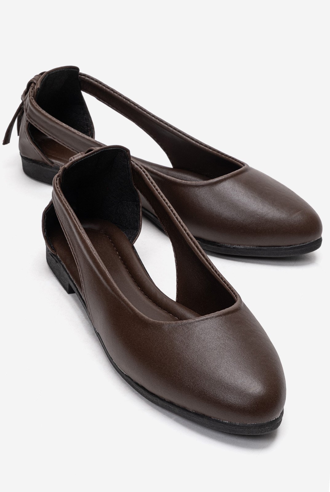 Kadın Arkadan Papyonlu Babet KAHVE