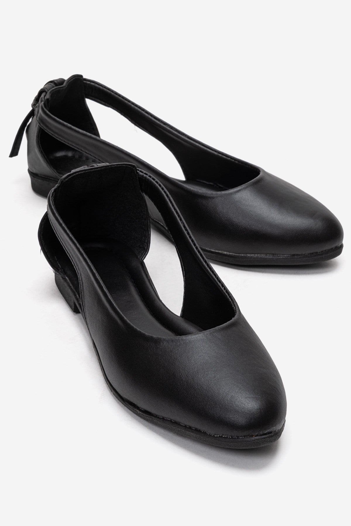 Kadın Arkadan Papyonlu Babet SİYAH