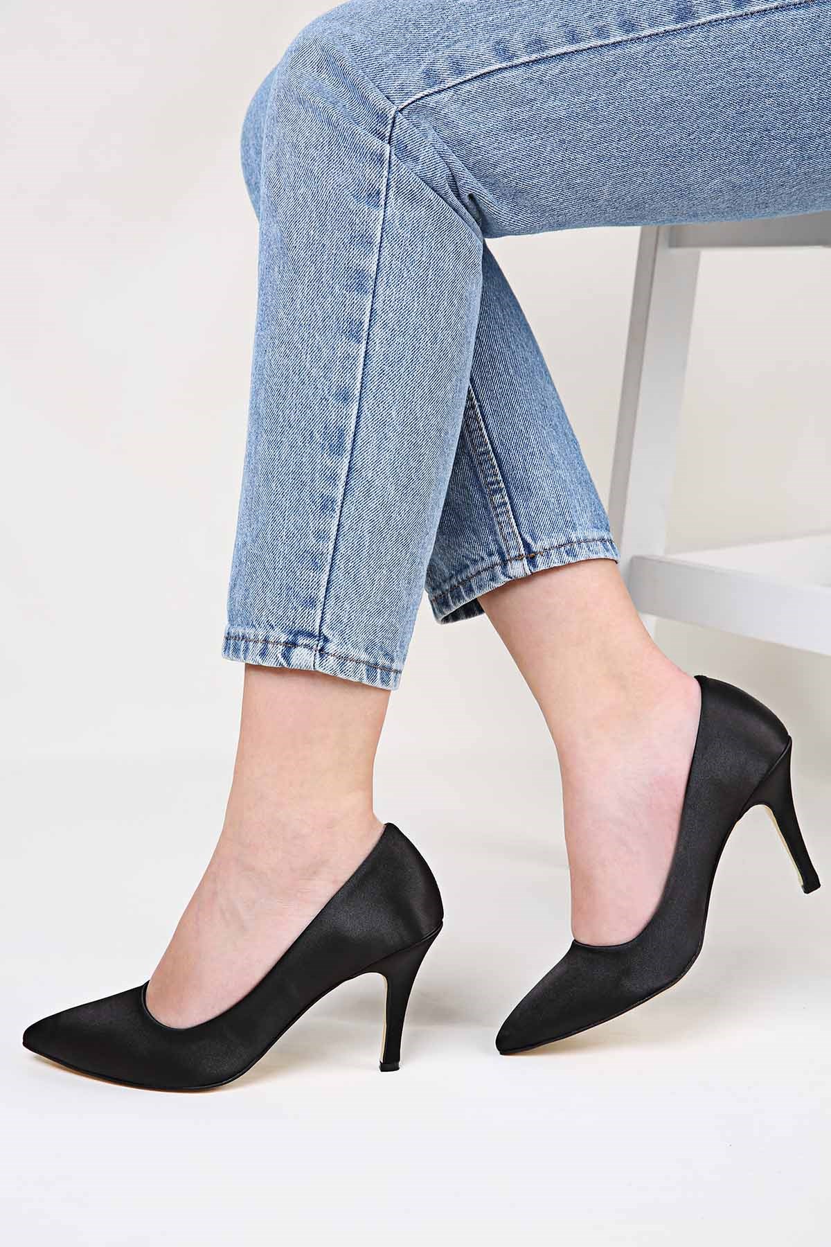Kadın Sivri Burunlu Stiletto SİYAH SATEN
