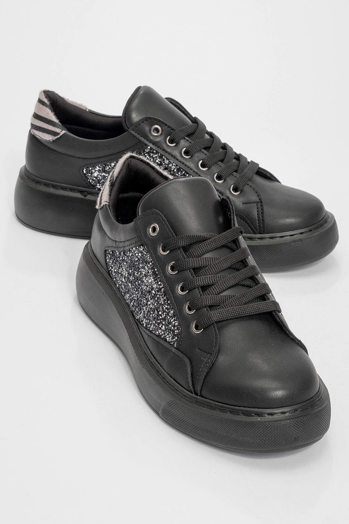 Taşlı Kadın Postal SİYAH SİYAH CAMKIRIĞI