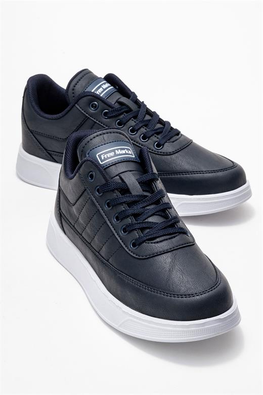 yan-dikisli-bagcikli-erkek-