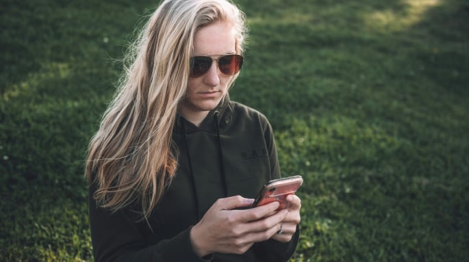 Ayrılık Sonrası Dijital Temizlik Rehberi: Silmeli miyim, Bırakmalı mıyım?