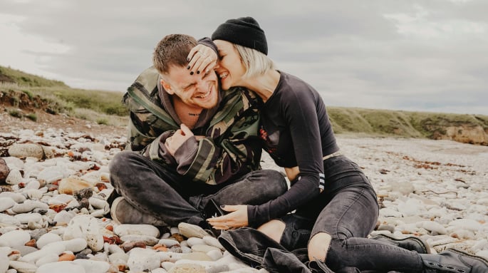 Bahar Flörtü: Geçici Bir Heyecan mı, Gerçek Aşkın Başlangıcı mı?