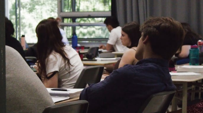Gençler İçin Cinsellik Eğitimi: Bilgisizlikten Bilinçli Yaşama