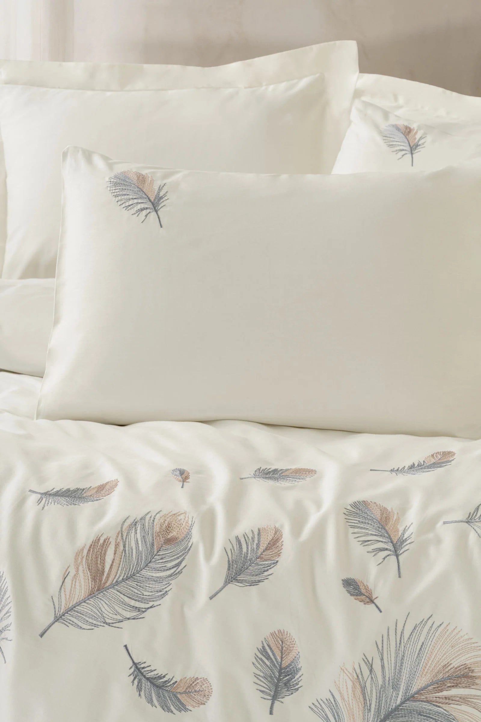 Cotton Box Brode Nakışlı Çift Kişilik Saten Nevresim Takımı Alula Ekru