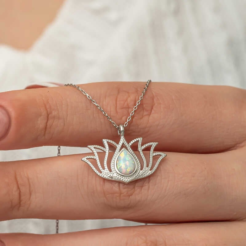Hk Gümüş Beyaz Opal Taşlı Lotus Kadın Kolye | Gümüş Takı Hediyelik Ürünler