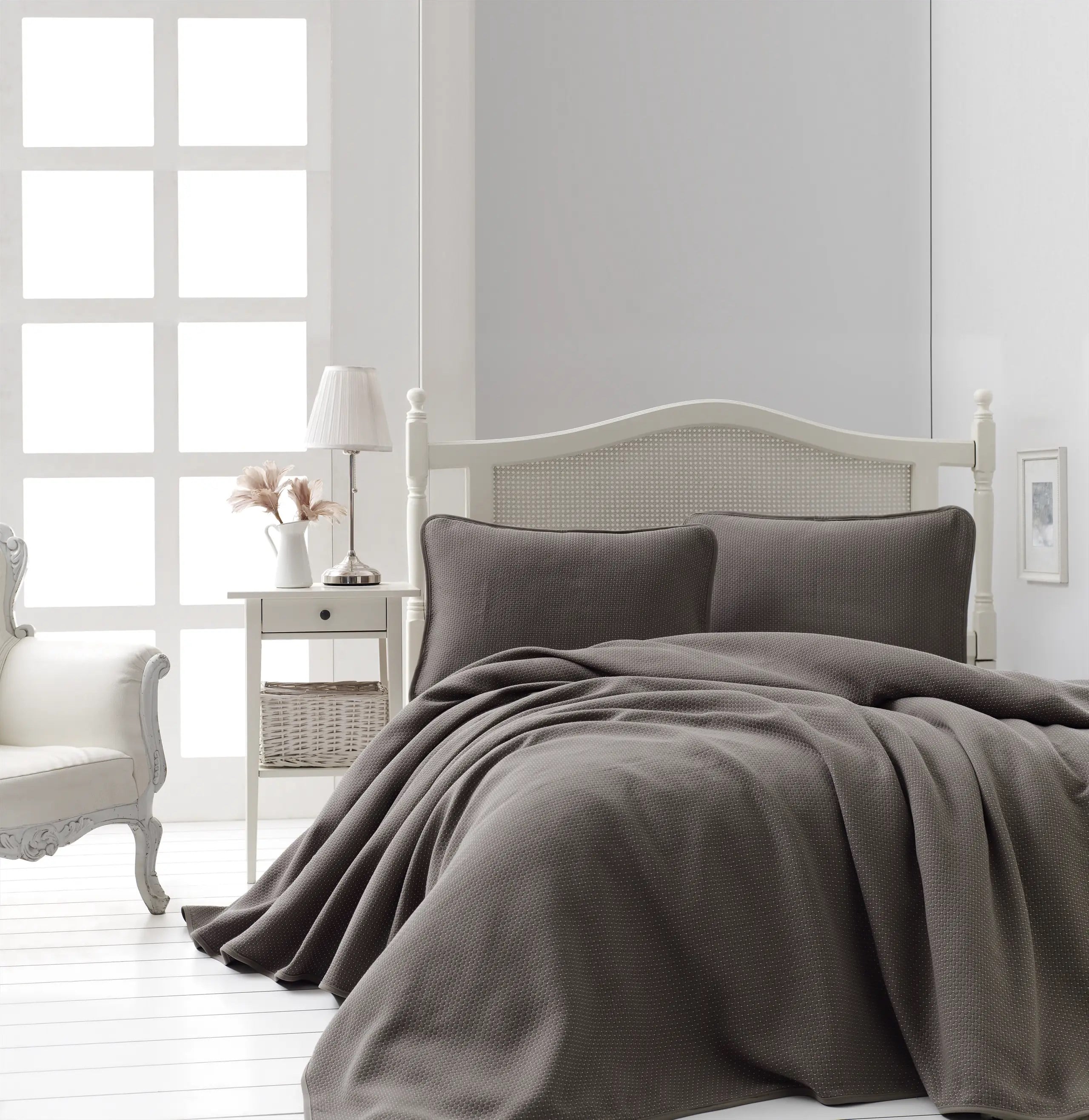 Şaheser Home Collection Jakarlı Yatak Örtüsü Seti Liv Kahve