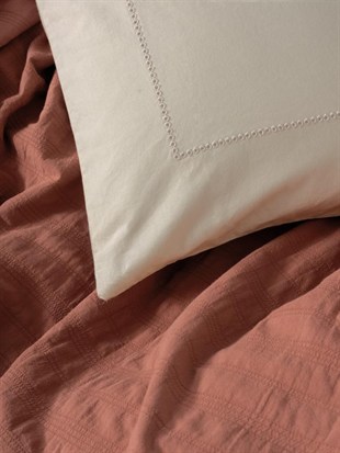 ND Çift Kişilik Yatak Örtülü Pike Takımı Natura Vilo Kiremit