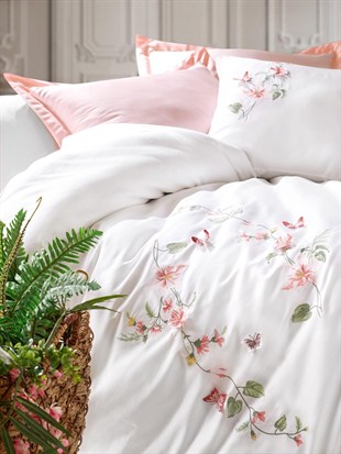 ND 3D Nakışlı Çift Kişilik Saten Nevresim Takımı Luna Pudra