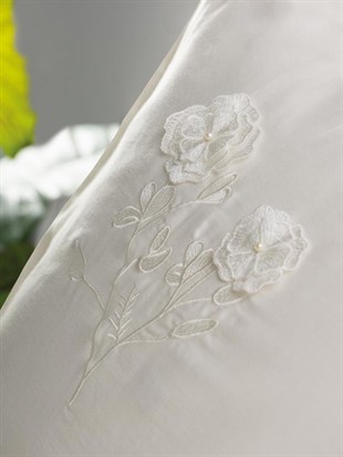 ND 3D Nakışlı Çift Kişilik Saten Nevresim Takımı Pure Ekru