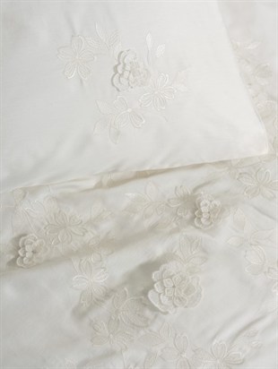 ND 3D Nakışlı Çift Kişilik Saten Nevresim Takımı Chic Ekru