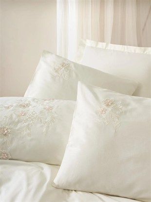 ND 3D Nakışlı Çift Kişilik Saten Nevresim Takımı Aira Ekru