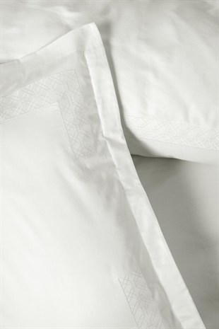 ND Brode Nakışlı Çift Kişilik Saten Nevresim Takımı Galant Beyaz