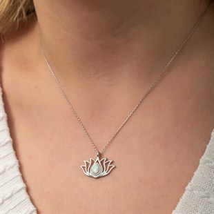 Hk Gümüş Beyaz Opal Taşlı Lotus Kadın Kolye | Gümüş Takı Hediyelik Ürünler