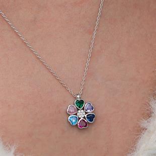 Gümüş Renkli Kalpli Çiçek Kadın Kolye