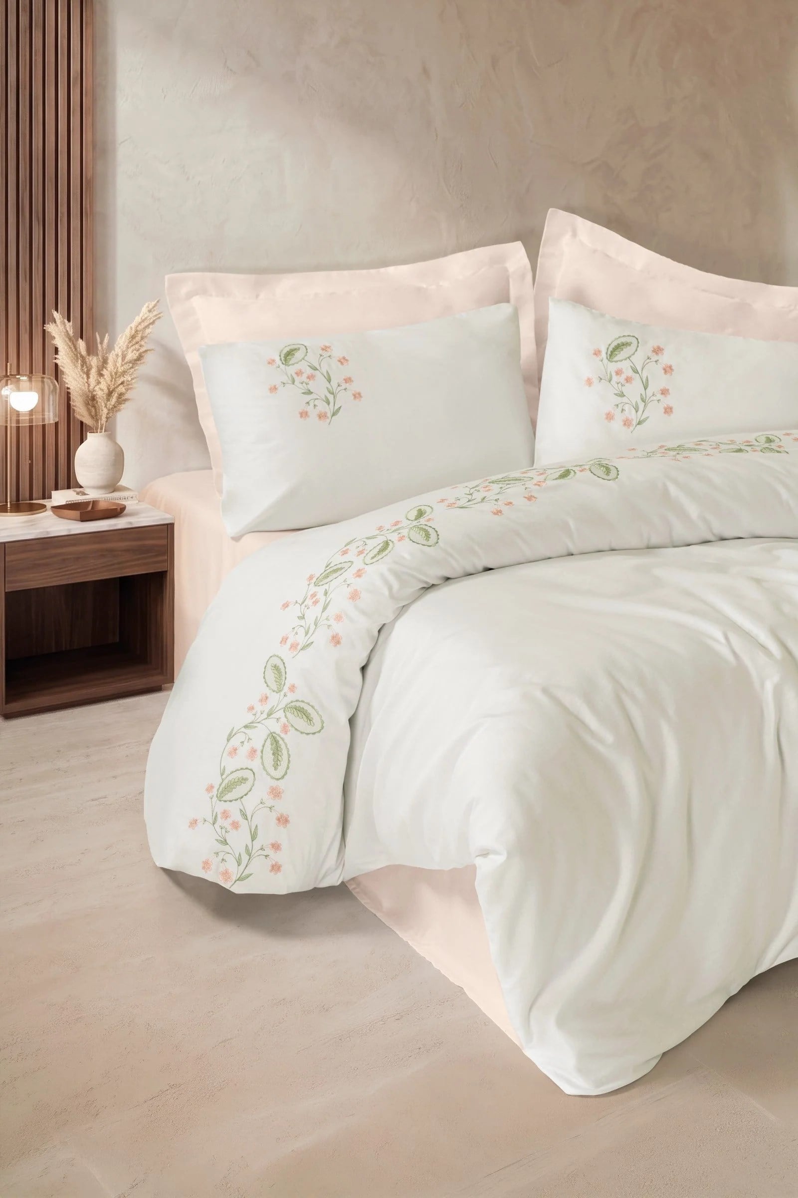 Cotton Box Brode Nakışlı Çift Kişilik Saten Nevresim Takımı Fleurine Somon