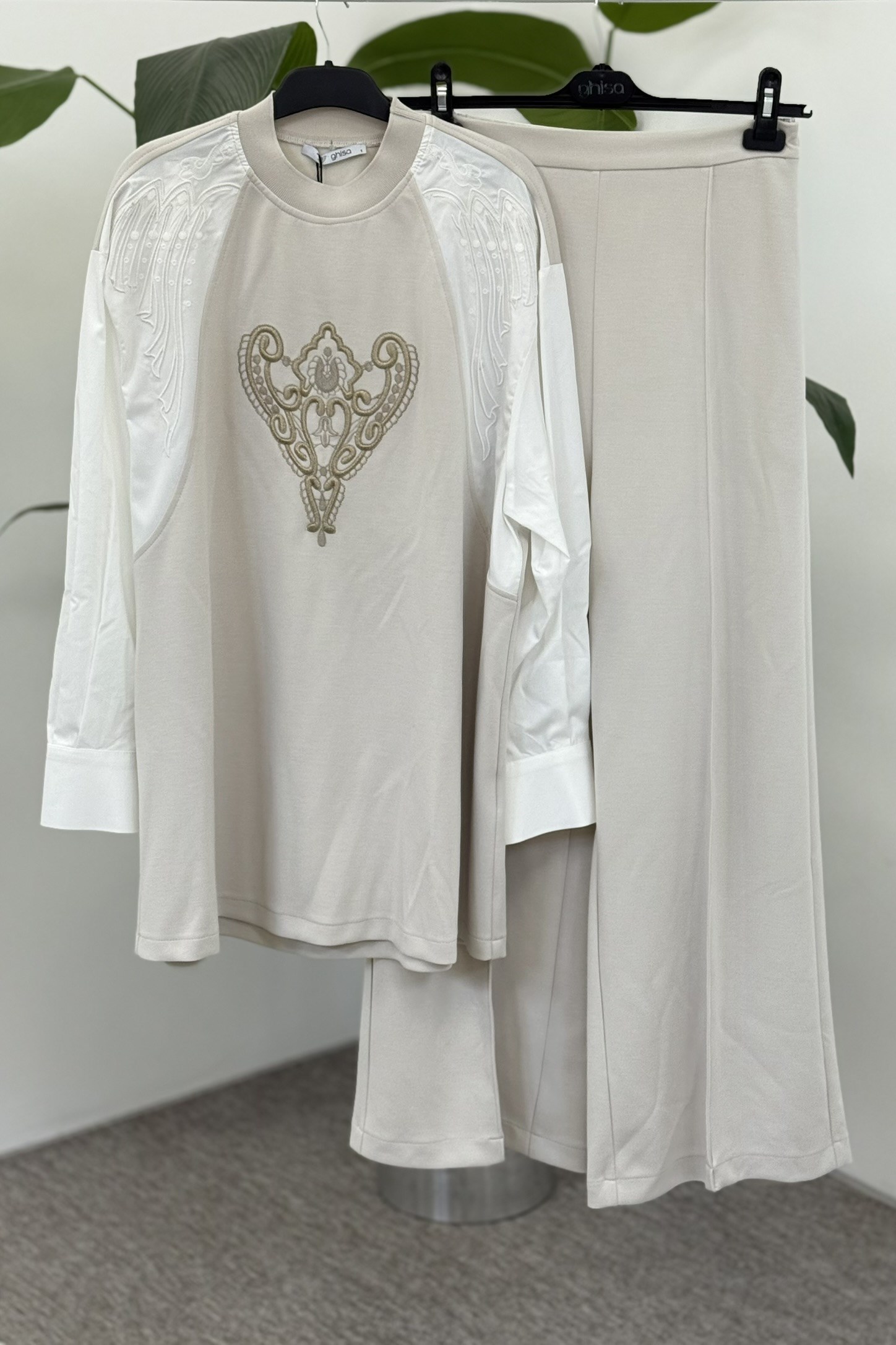 Ghisa 9158 Takım - Taş