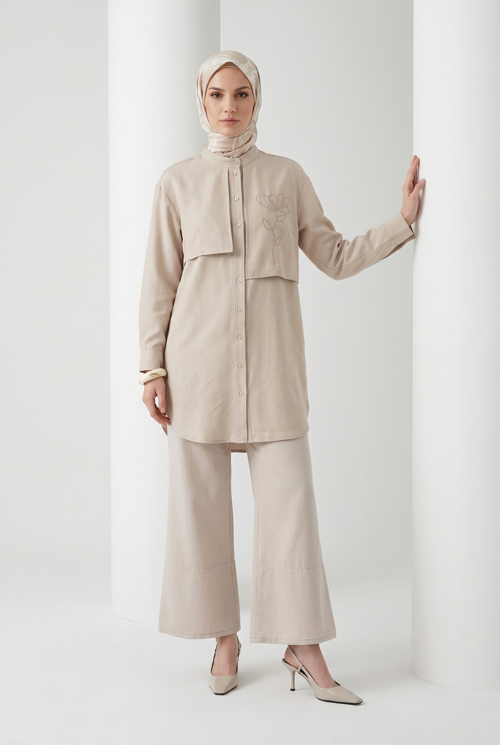 Armine Trend 26YT407 Yaka Zincir İşlemeli Tunik - Taş