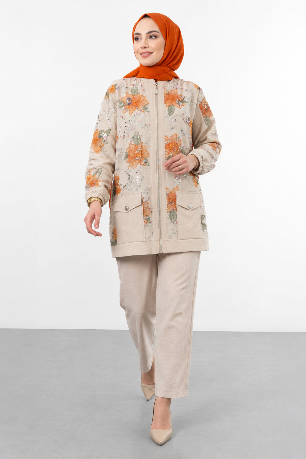 Renkli Çiçek İşlemeli Pantolonlu Takım 1577 - Bej