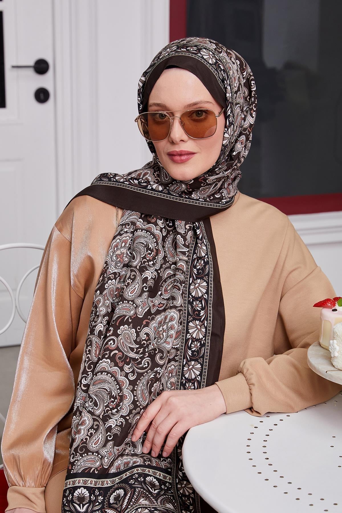 LEVİDOR Levidor 11110 Renkli Çiçek Detaylı Şal - Kahve Levidor 11110 Renkli Çiçek Detaylı Şal - Bilen Giyim Şal 