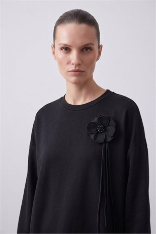 Yaka Çiçek Aplikeli Tunik 10815 Siyah