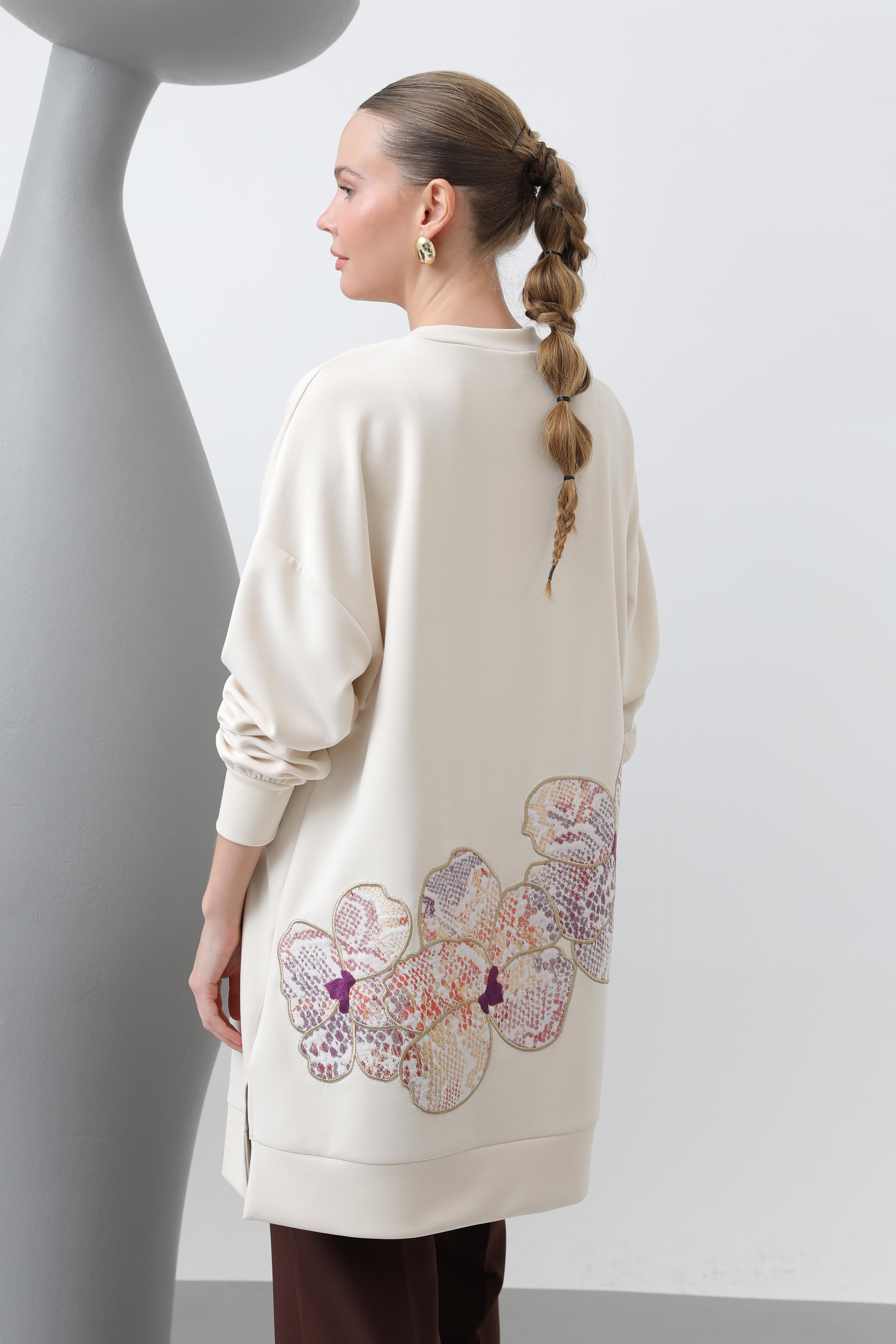 Arkası Çiçek Naskış İşlemeli Tunik 10641 - Bej