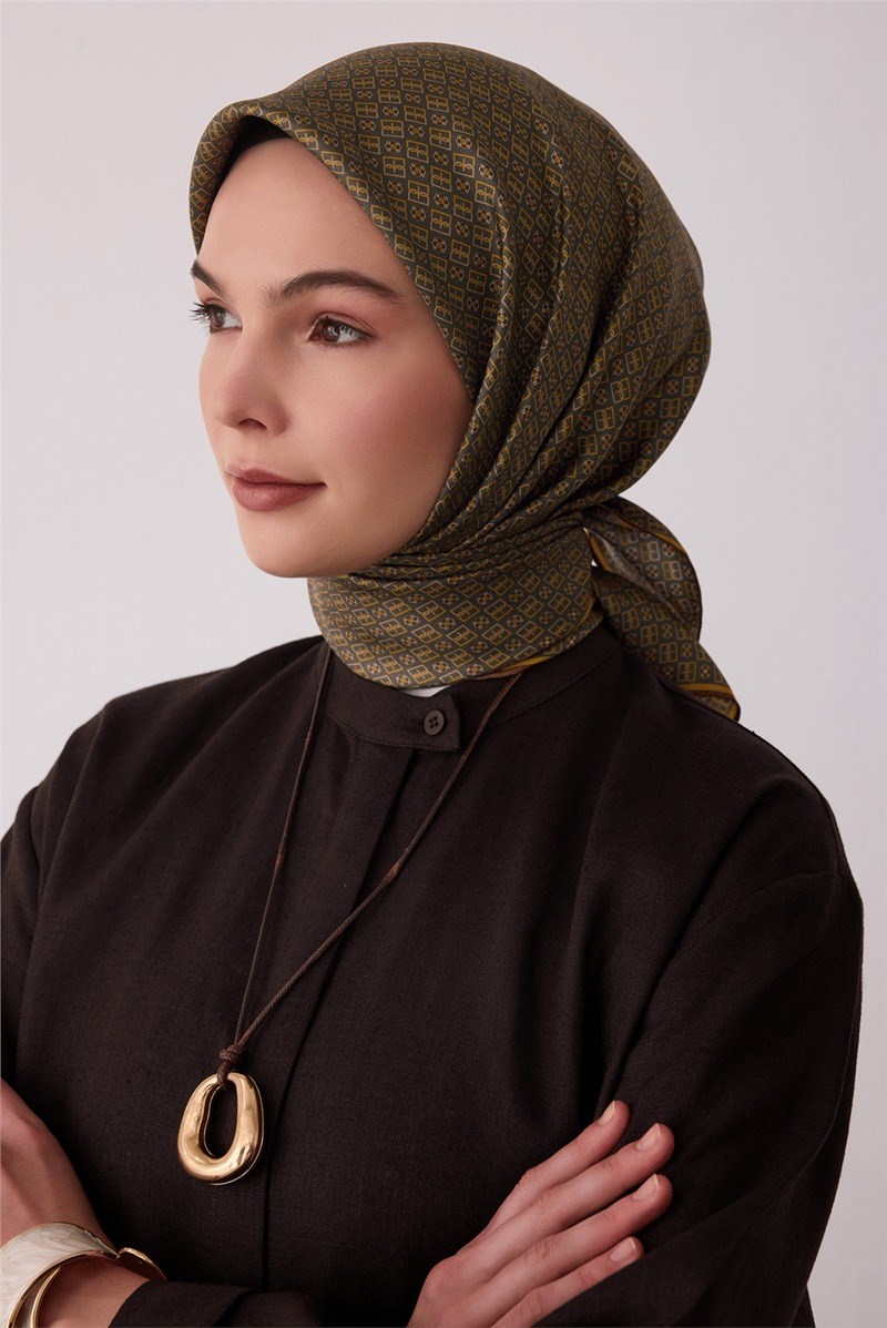 Belli 4418 Belli İmza Monogram %100 Twill İpek Eşarp Haki Eşarp BELLI 
